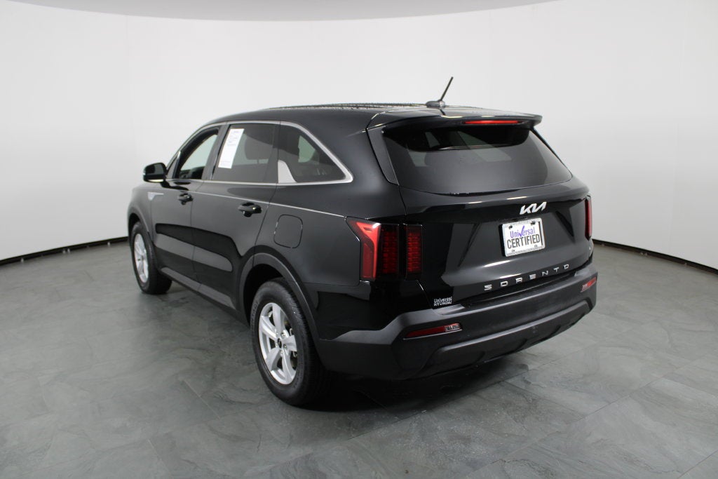 2022 Kia Sorento LX