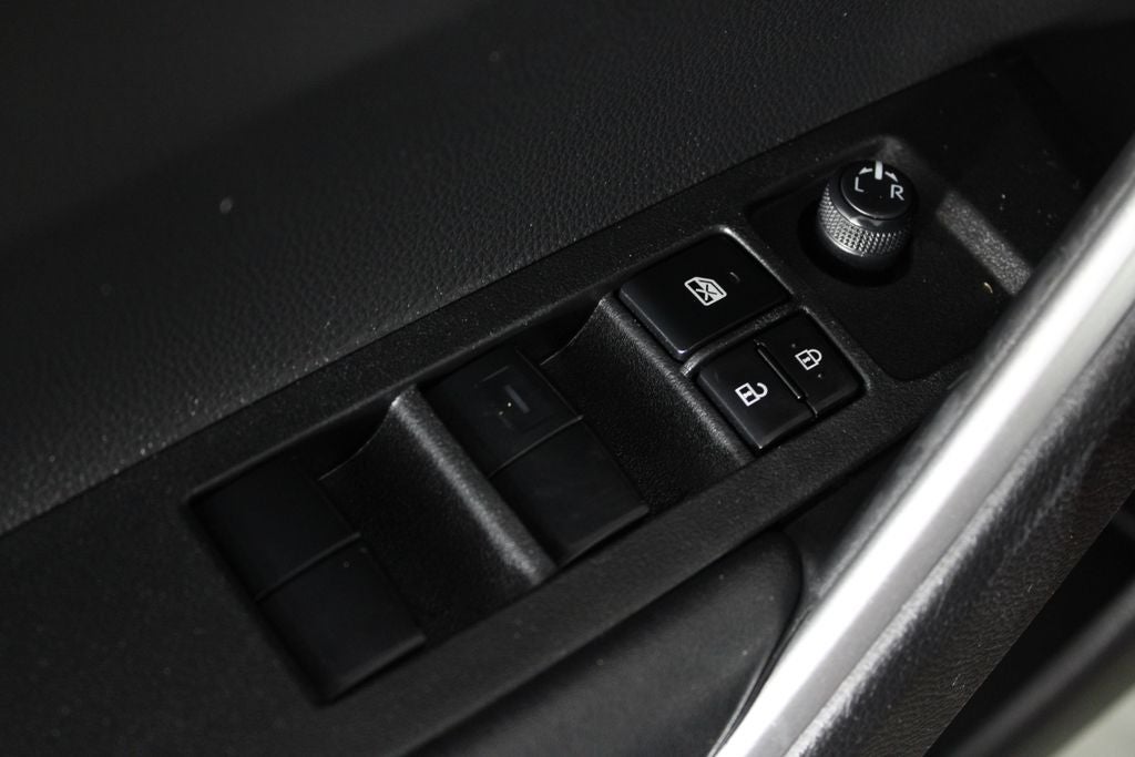 2022 Toyota Corolla Cross LE LE