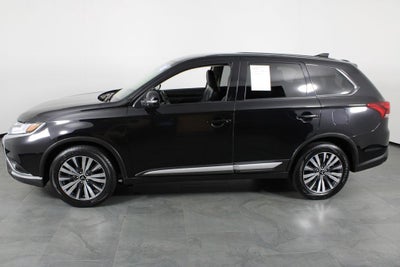 2020 Mitsubishi Outlander SE