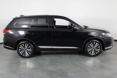 2020 Mitsubishi Outlander SE