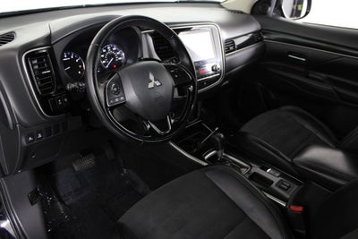 2020 Mitsubishi Outlander SE