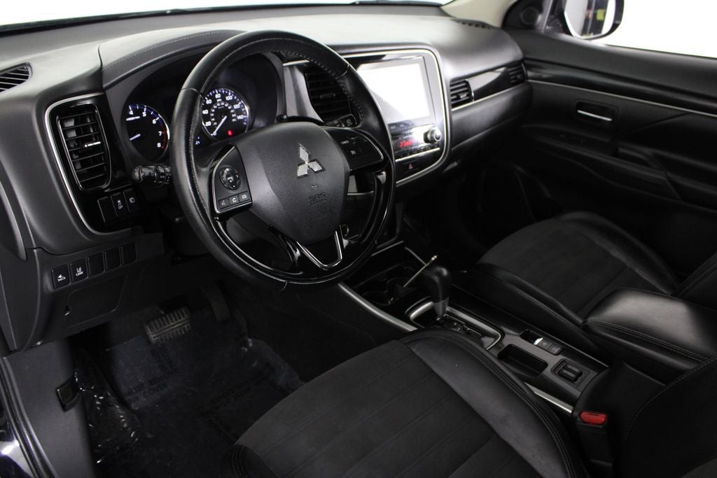 2020 Mitsubishi Outlander SE