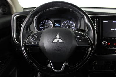 2020 Mitsubishi Outlander SE