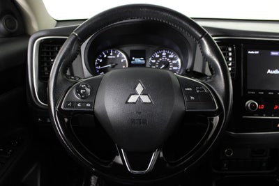 2020 Mitsubishi Outlander SE