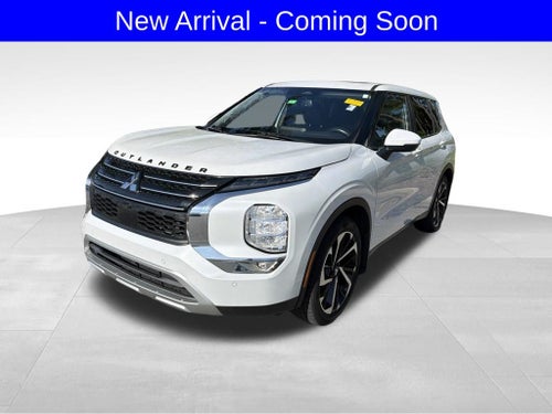 2022 Mitsubishi Outlander Base