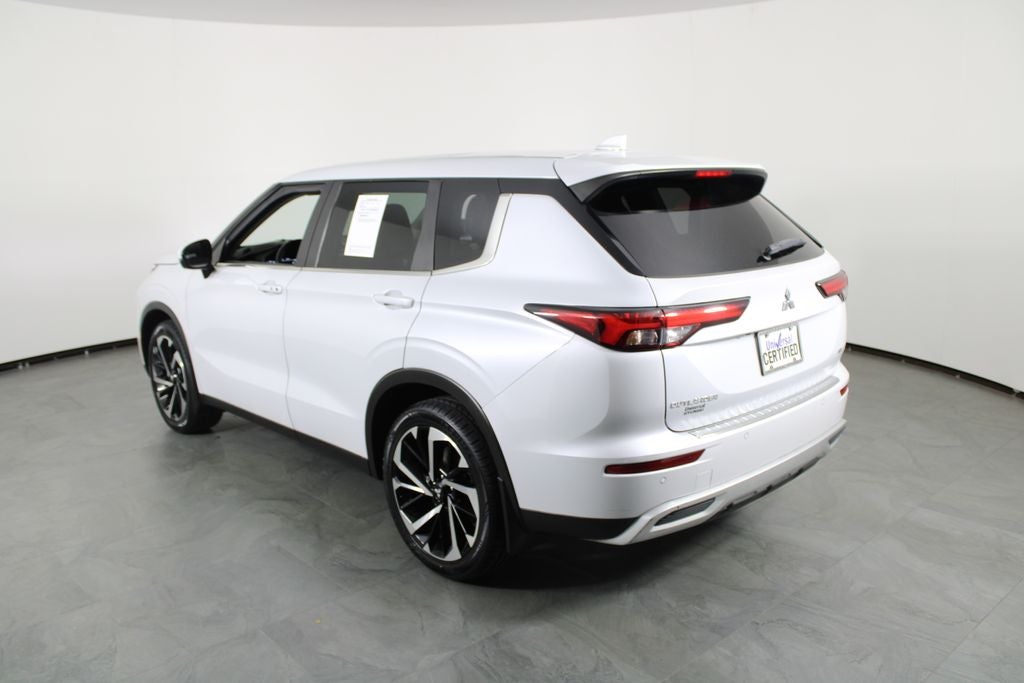 2022 Mitsubishi Outlander SE