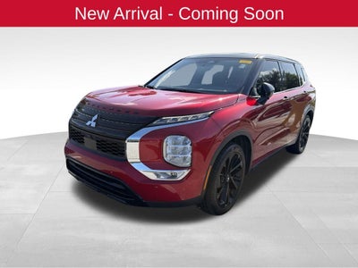 2023 Mitsubishi Outlander Base