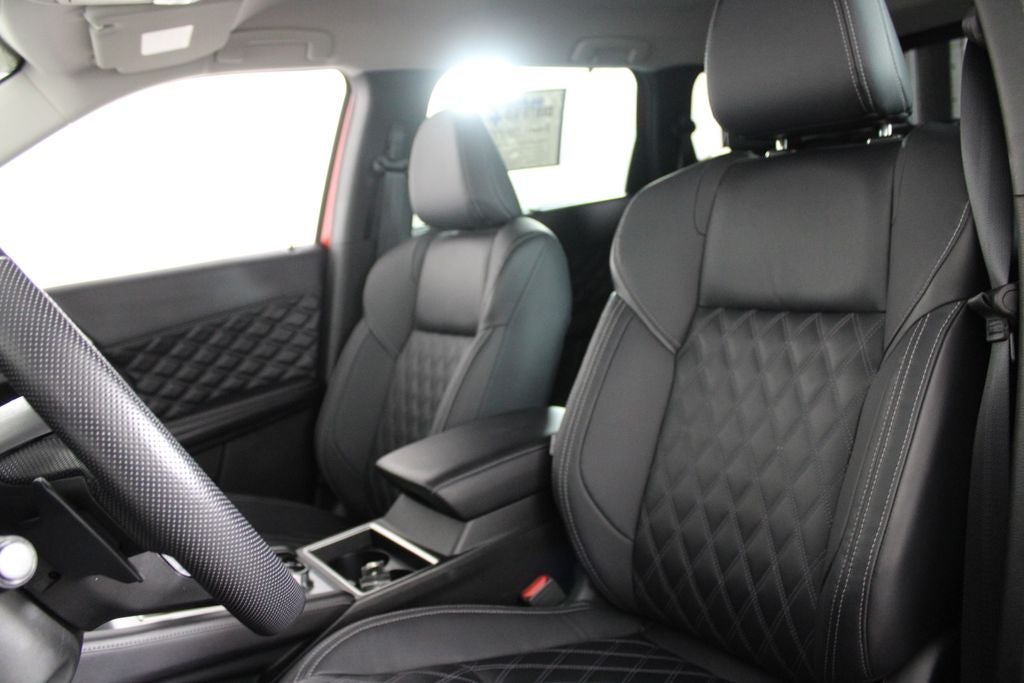 2023 Mitsubishi Outlander PHEV Base