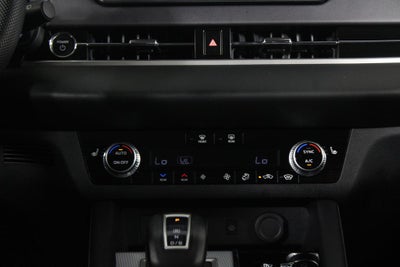 2023 Mitsubishi Outlander PHEV Base