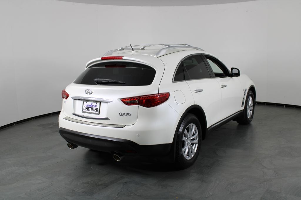 2017 INFINITI QX70 Base