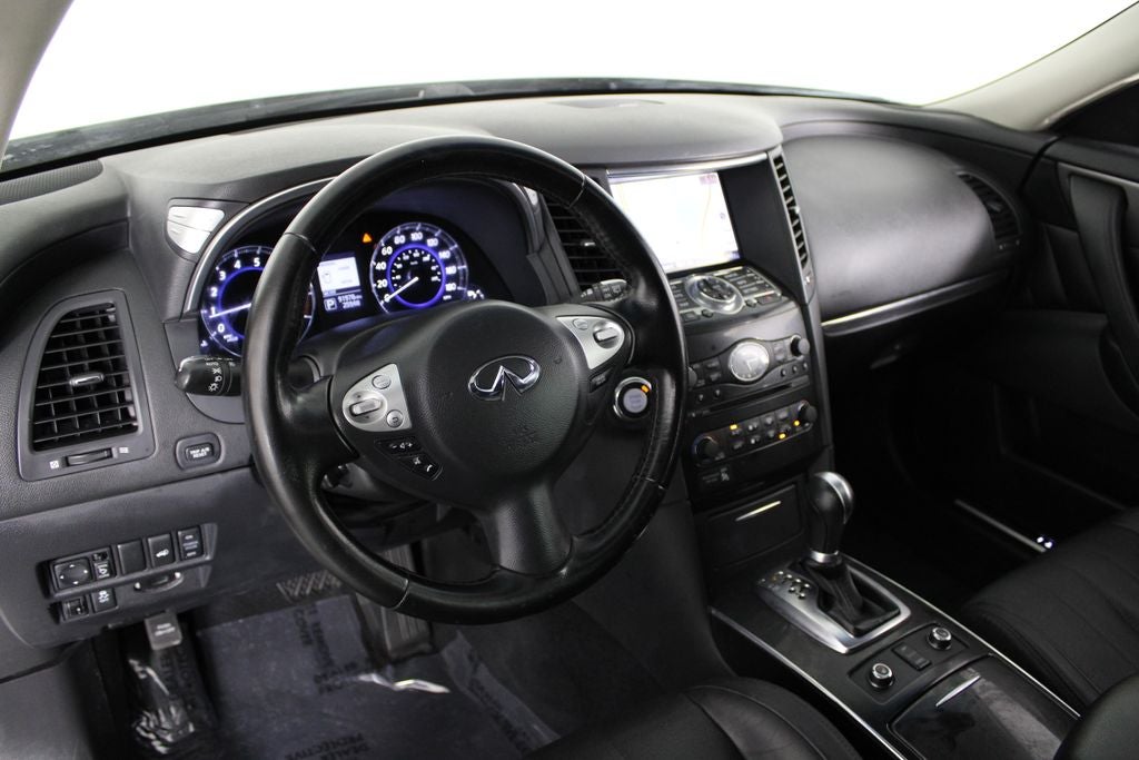 2017 INFINITI QX70 Base