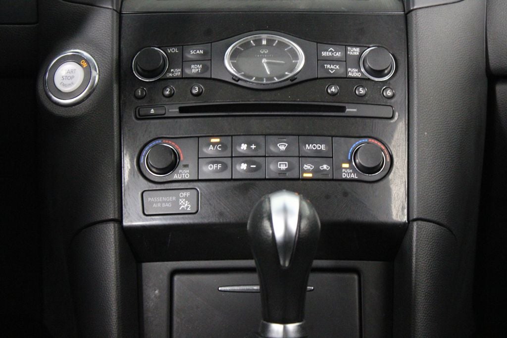 2017 INFINITI QX70 Base