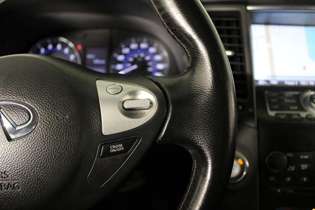 2017 INFINITI QX70 Base