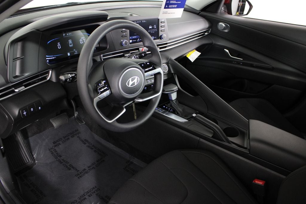 2025 Hyundai Elantra SE