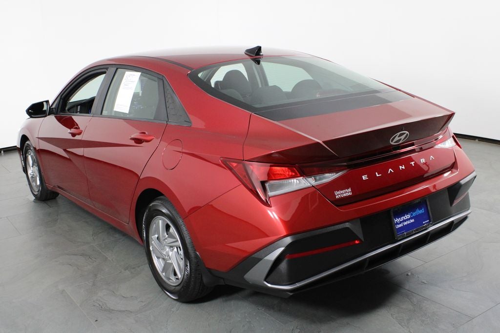 2025 Hyundai Elantra SE