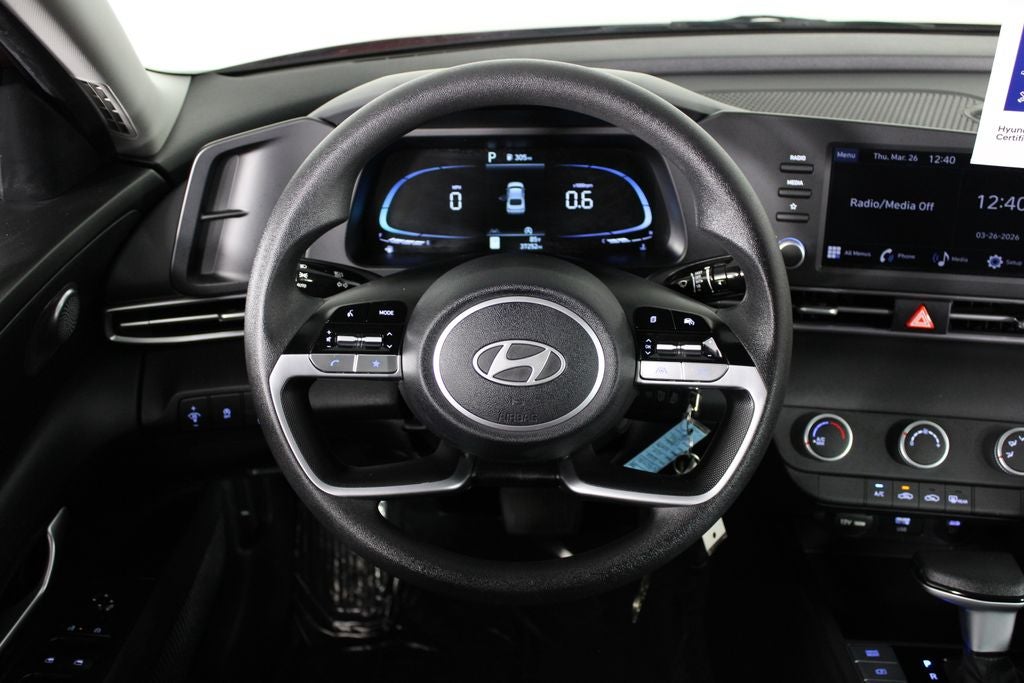 2025 Hyundai Elantra SE