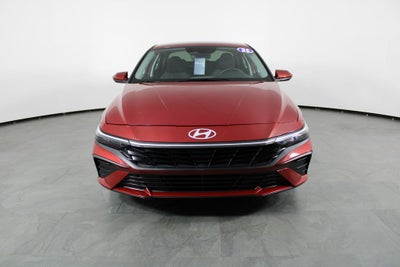 2025 Hyundai Elantra SE