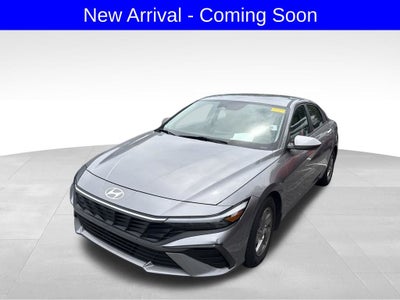 2025 Hyundai Elantra SE