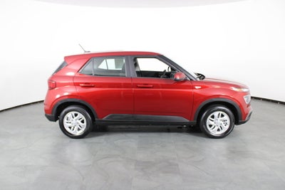 2025 Hyundai Venue SE