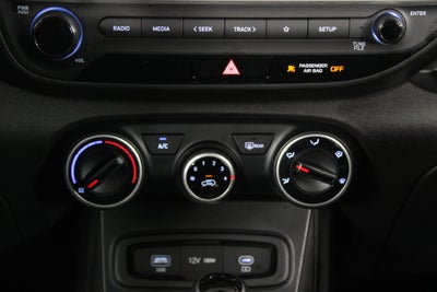 2025 Hyundai Venue SE