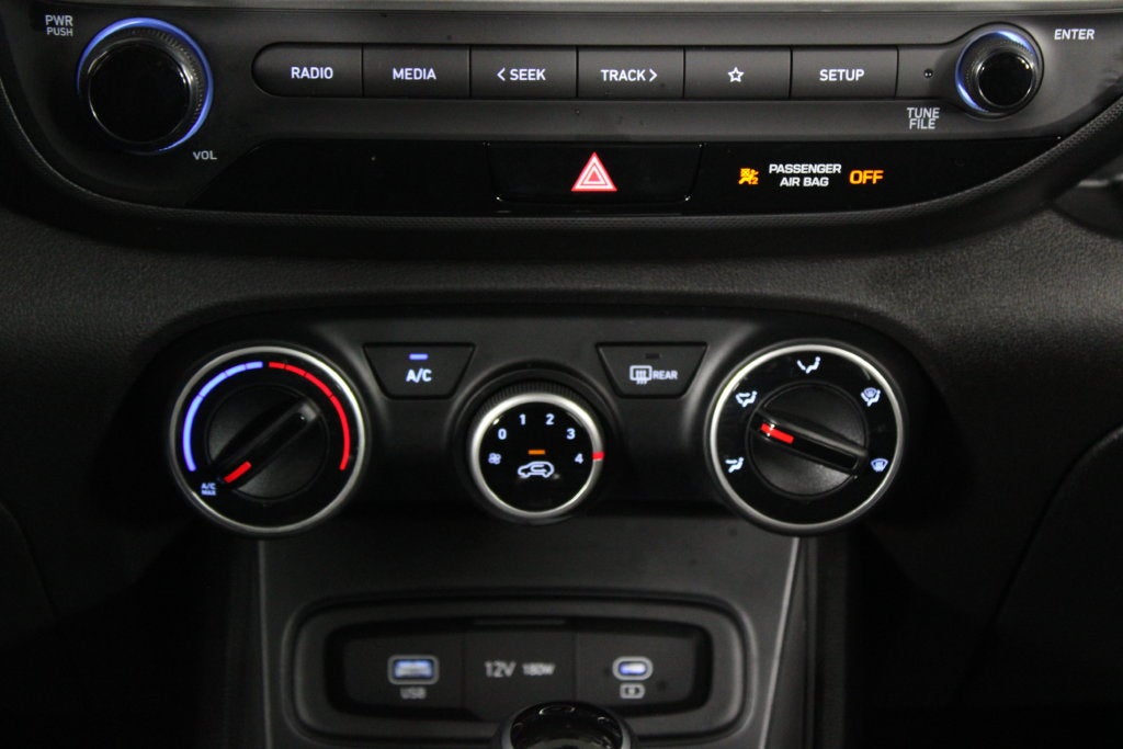 2025 Hyundai Venue SE