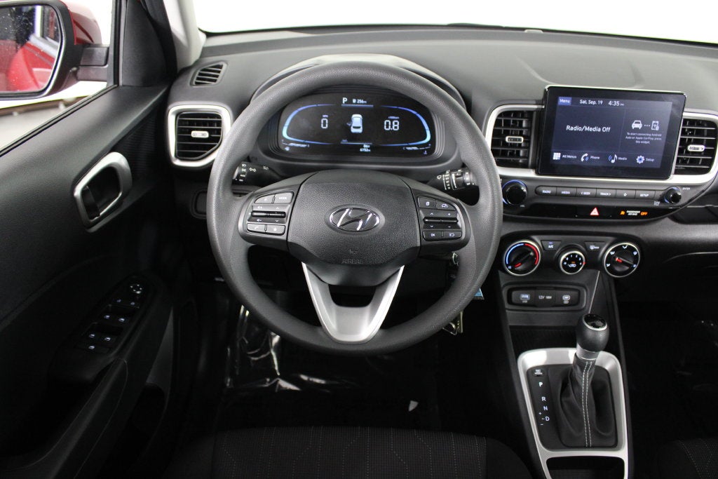 2025 Hyundai Venue SE