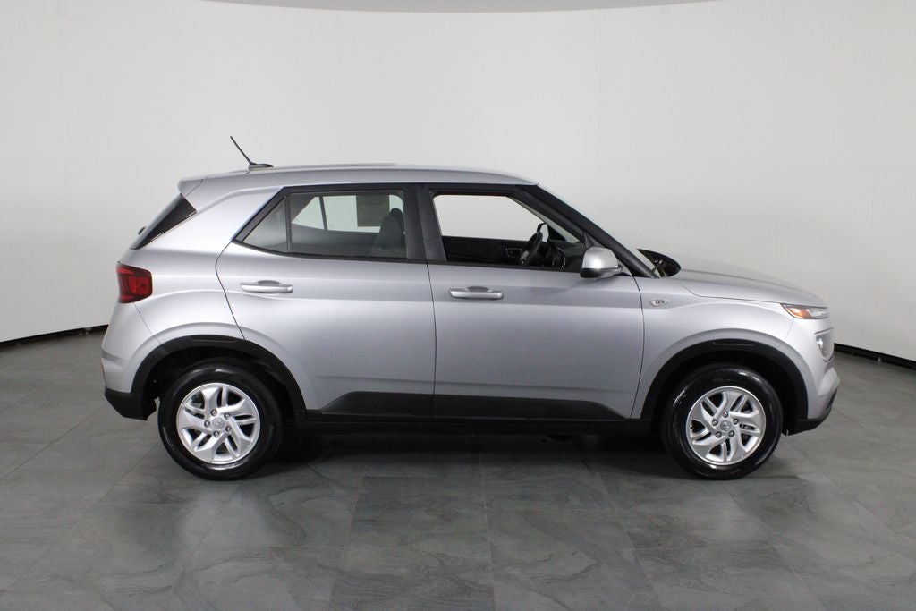 2025 Hyundai Venue SE