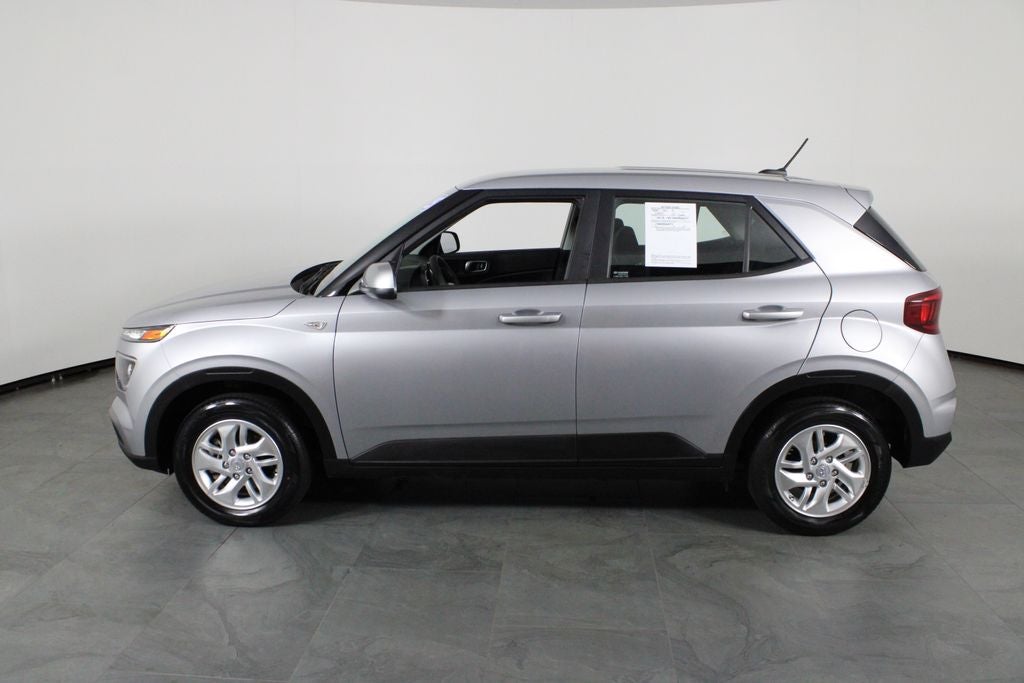 2025 Hyundai Venue SE