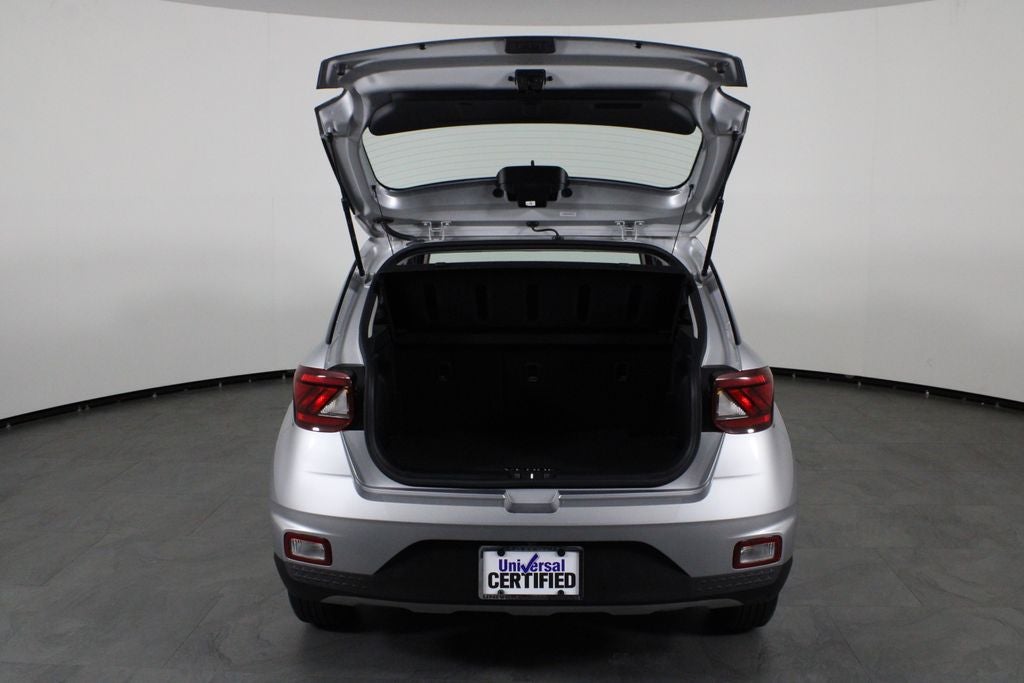 2025 Hyundai Venue SE