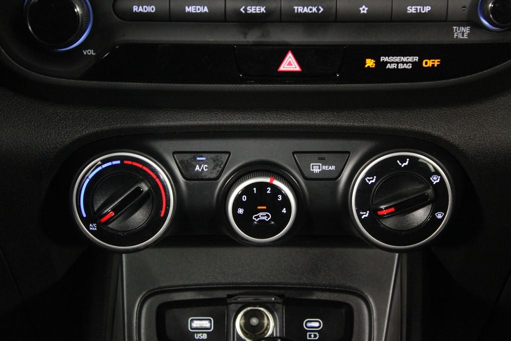 2025 Hyundai Venue SE