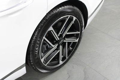 2025 Genesis G80 2.5T