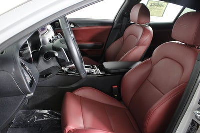2023 Kia Stinger GT-Line
