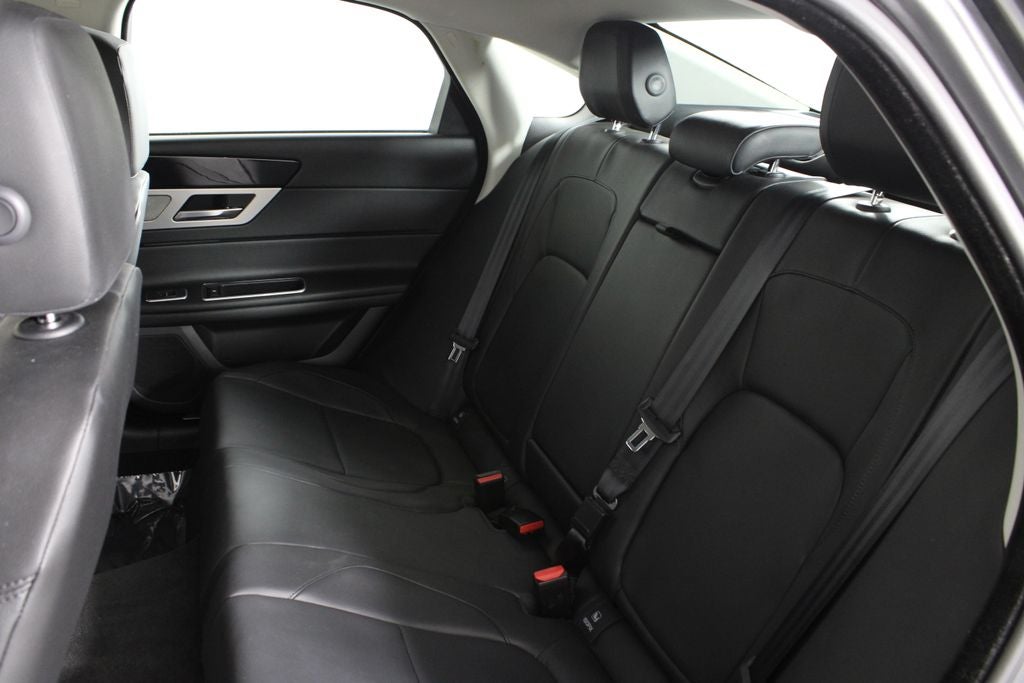 2016 Jaguar XF 35t Premium