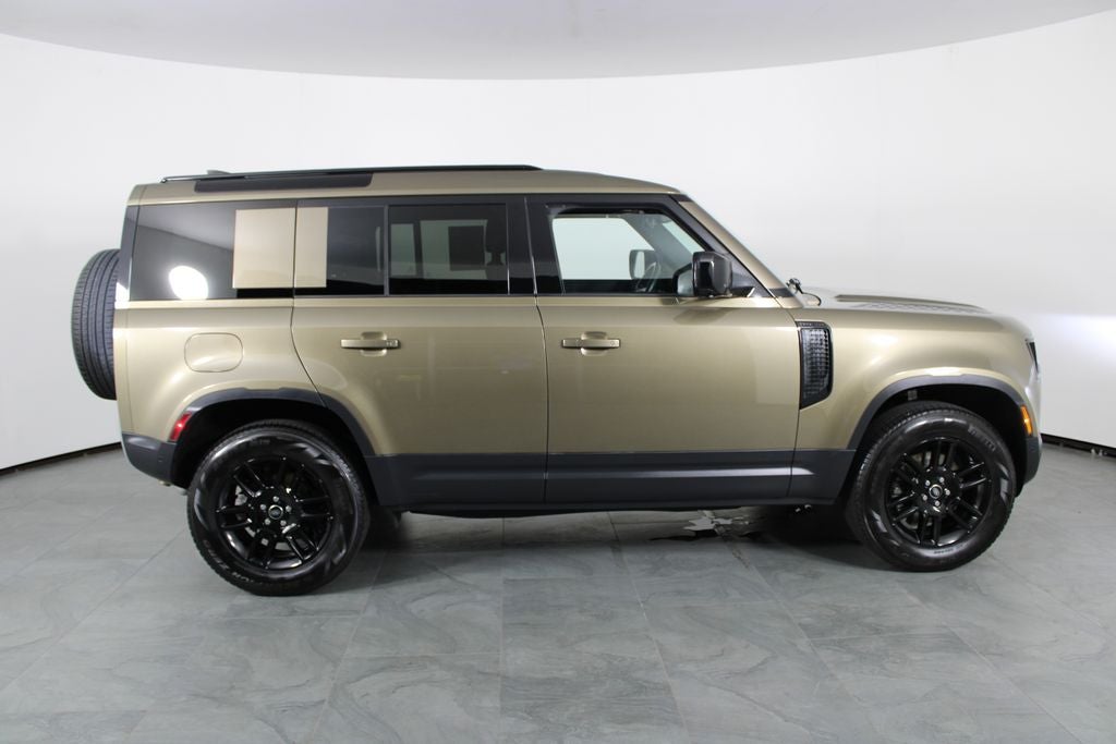 2025 Land Rover Defender 110 S