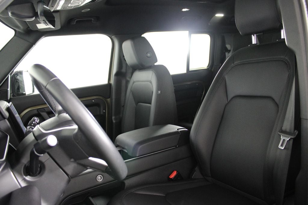 2025 Land Rover Defender 110 S