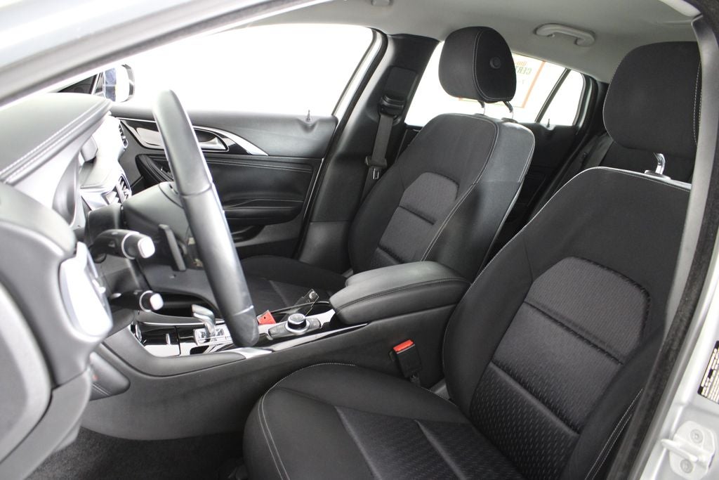 2018 INFINITI QX30 Base