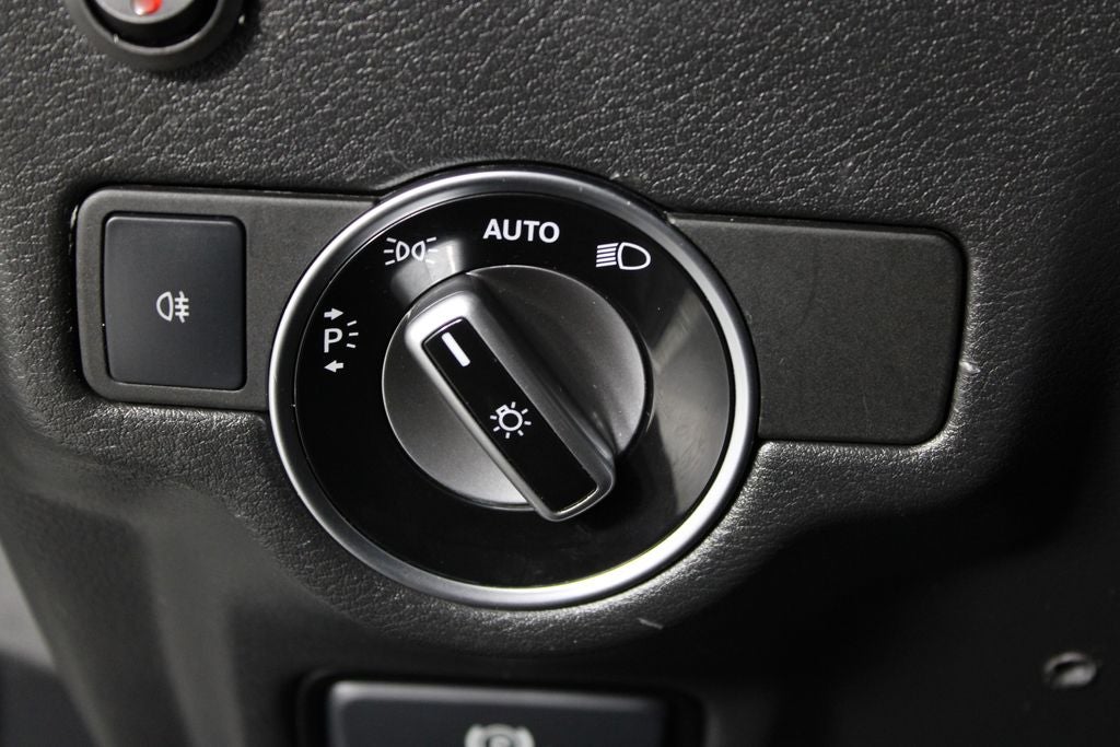 2018 INFINITI QX30 Base