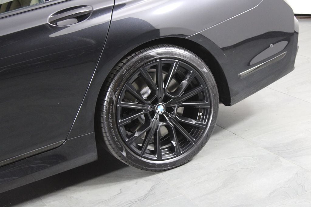2021 BMW 7 Series 740i