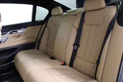 2021 BMW 7 Series 740i