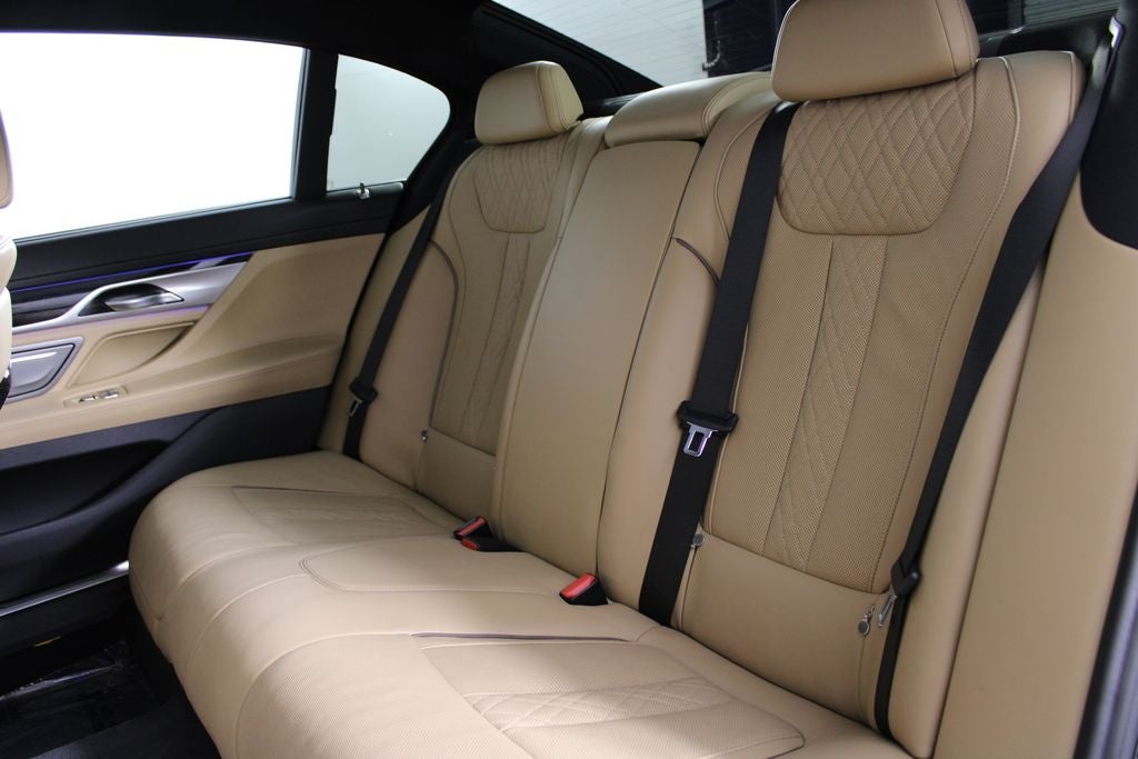 2021 BMW 7 Series 740i