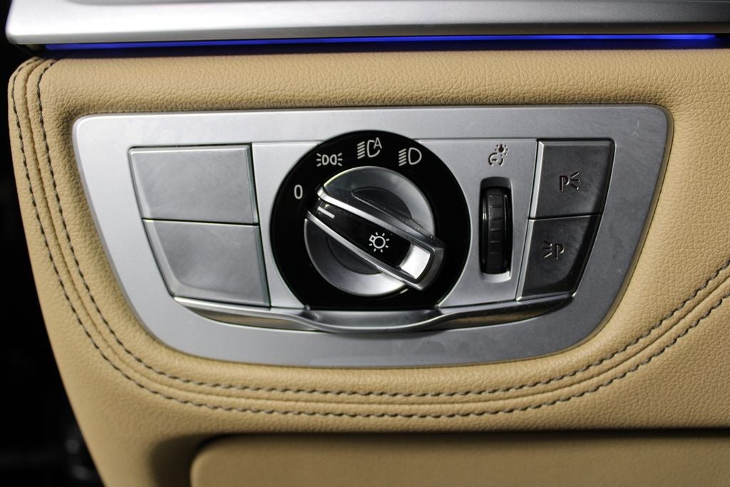 2021 BMW 7 Series 740i