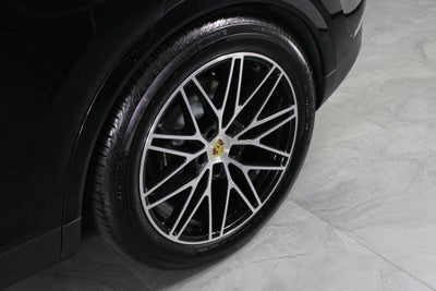 2024 Porsche Cayenne Base