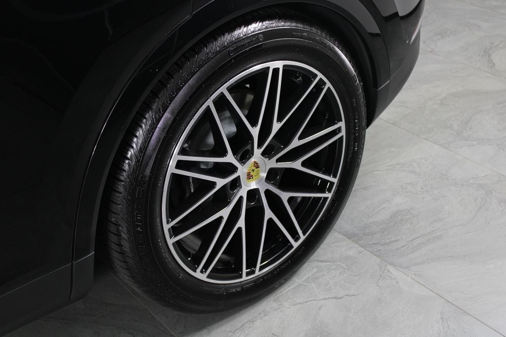 2024 Porsche Cayenne Base