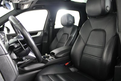 2024 Porsche Cayenne Base