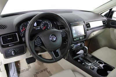 2017 Volkswagen Touareg V6 Sport 4Motion