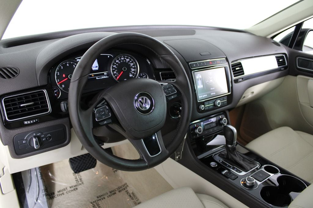 2017 Volkswagen Touareg V6 Sport 4Motion