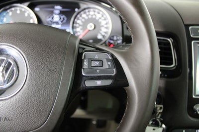 2017 Volkswagen Touareg V6 Sport 4Motion