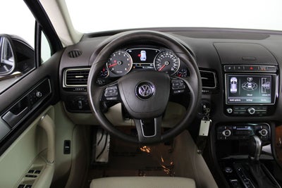 2017 Volkswagen Touareg V6 Sport 4Motion