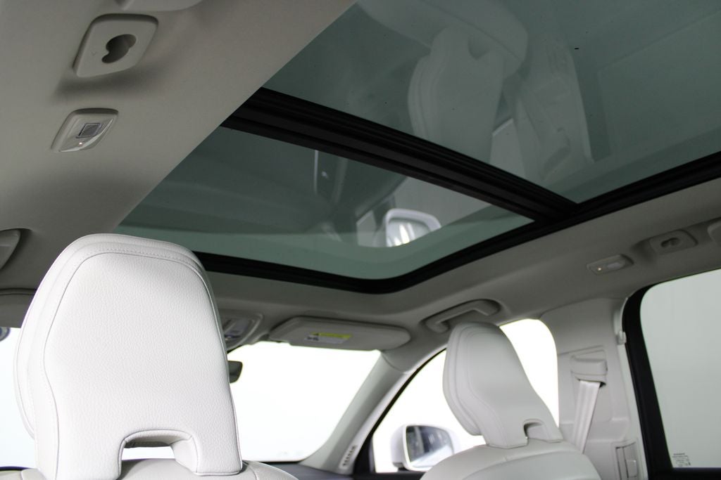 2023 Volvo XC90 Recharge Plug-In Hybrid T8 Plus Bright Theme 7 Passenger