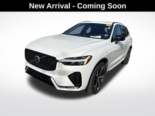 2022 Volvo XC60 B5 R-Design